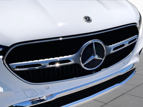 Used 2023 Mercedes-Benz GLC 300 4MATIC image 32