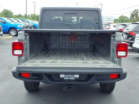 Used 2023 Jeep Gladiator Sport AWD/4WD image 28