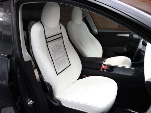 Used 2023 Tesla Model Y Long Range image 11