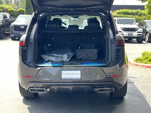 New 2025 Land Rover Range Rover Sport Dynamic SE AWD/4WD image 15