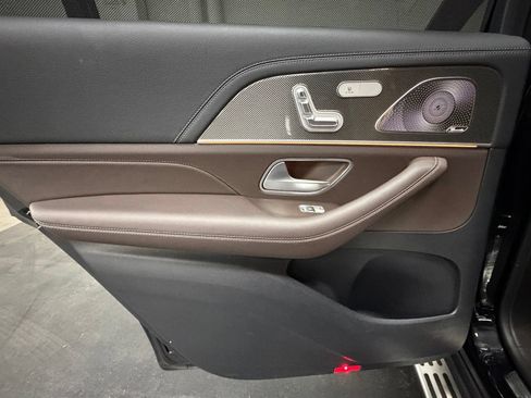 Used 2023 Mercedes-Benz GLS 450 4MATIC image 39