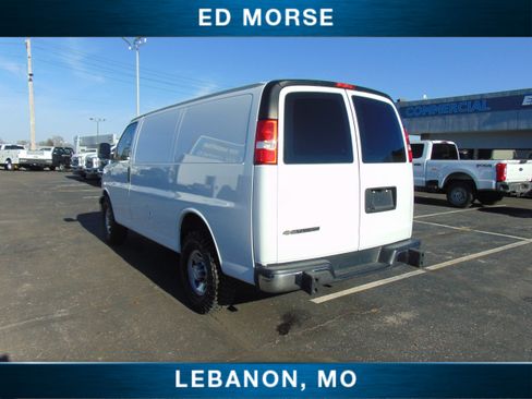 Used 2022 Chevrolet Express 2500 w/ Driver Convenience Package image 4