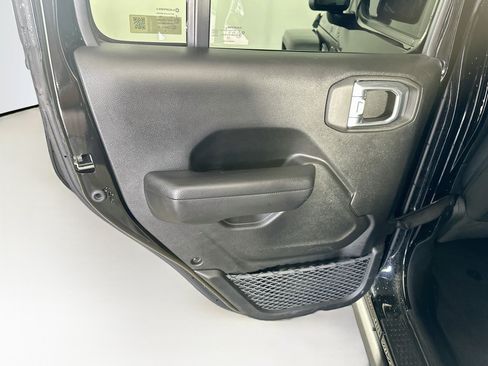 Used 2023 Jeep Gladiator Sport AWD/4WD image 24