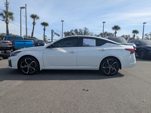 Used 2024 Nissan Altima 2.5 SR image 6