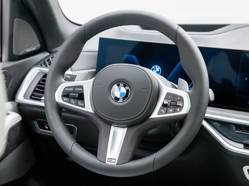 Certified 2025 BMW X7 xDrive40i w/ M Sport Package image 11