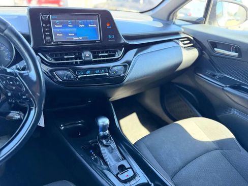 Used 2018 Toyota C-HR XLE FWD image 43