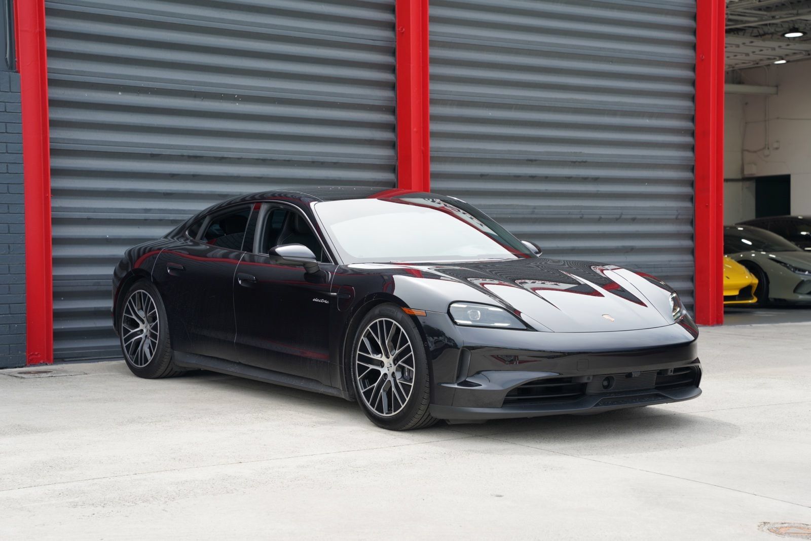 Used 2025 Porsche Taycan RWD image 3