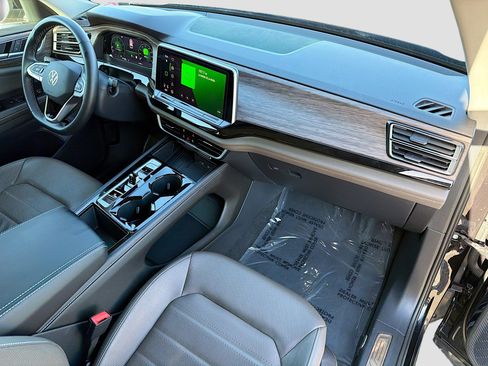 Used 2025 Volkswagen Atlas SEL image 13