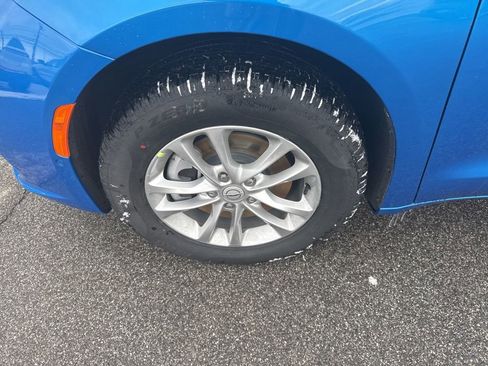 New 2026 Chrysler Pacifica Select image 9