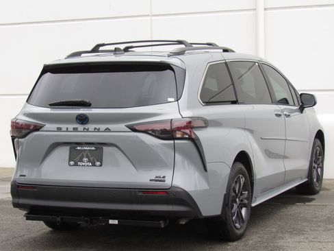 Certified 2024 Toyota Sienna XLE Woodland Edition AWD/4WD image 6