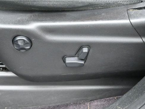 Used 2017 Jeep Grand Cherokee Altitude AWD/4WD image 14