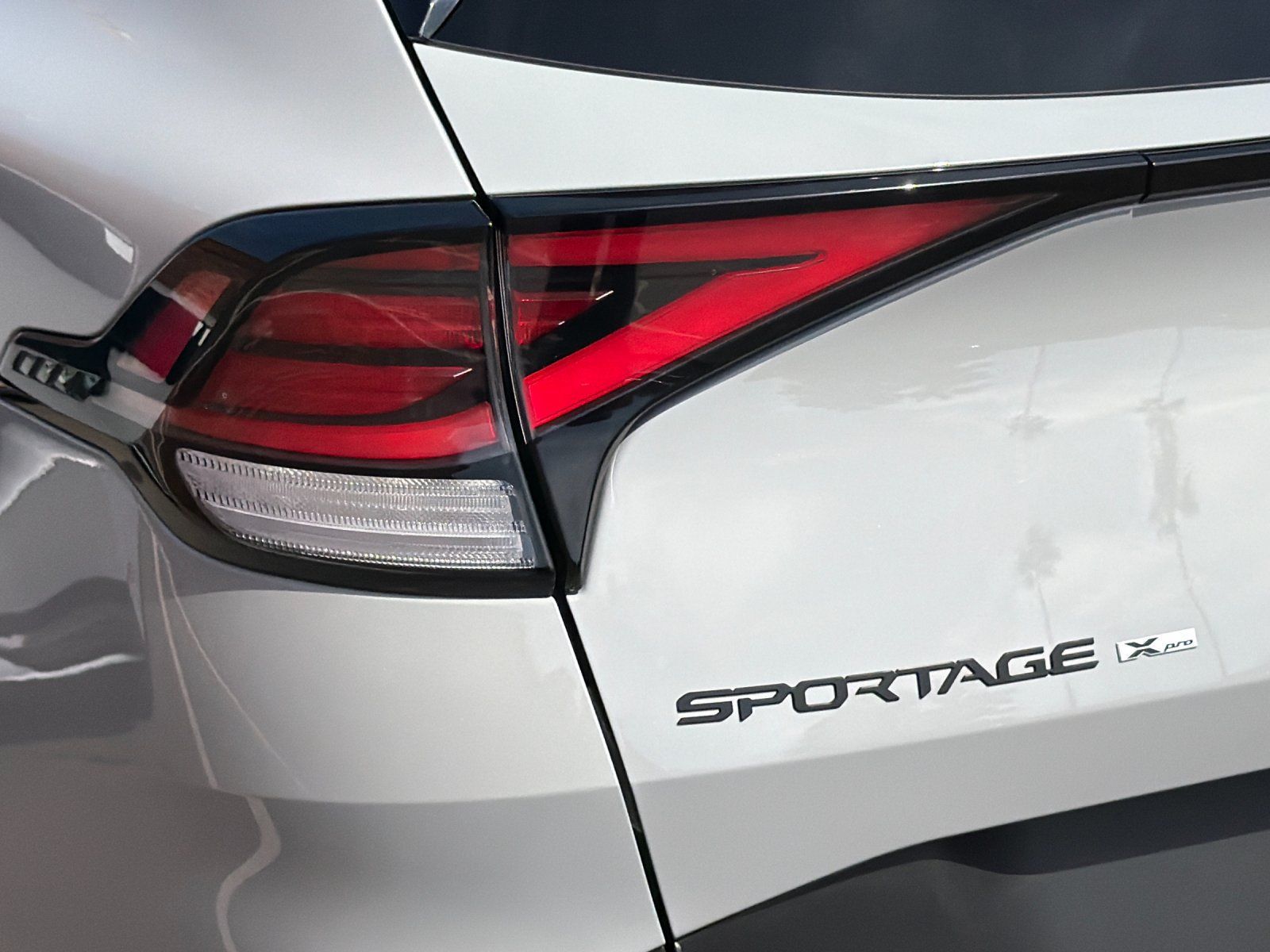 Certified 2025 Kia Sportage X-Pro Prestige AWD/4WD image 37
