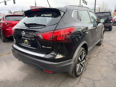 Used 2018 Nissan Rogue Sport SL w/ SL Premium Package image 5