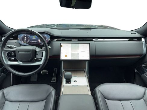 Used 2024 Land Rover Range Rover Long Wheelbase SE image 16