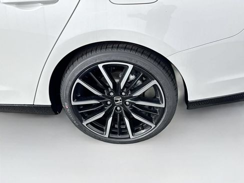 Used 2023 Honda Accord Touring image 4