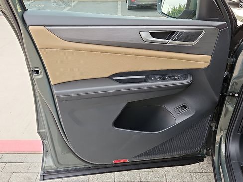 New 2026 Volkswagen Atlas Cross Sport SE image 13