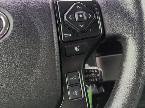 Certified 2022 Toyota Tacoma SR AWD/4WD image 18