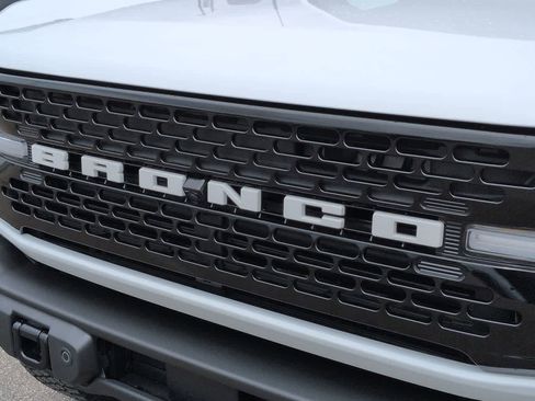Used 2023 Ford Bronco Wildtrak AWD/4WD image 11
