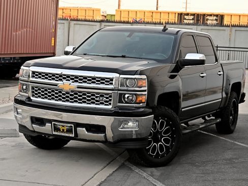 Used 2015 Chevrolet Silverado 1500 LTZ AWD/4WD image 35
