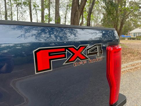 Used 2017 Ford F250 XLT w/ XLT Premium Package image 14