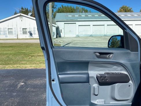 New 2025 Ford Maverick Lariat w/ Black Appearance Package image 13