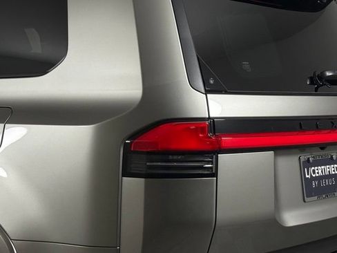 Certified 2025 Lexus GX 550 w/ Accessory Package (2T) AWD/4WD image 17