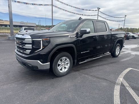 Used 2022 GMC Sierra 1500 SLE AWD/4WD image 8