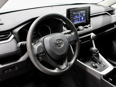 Used 2022 Toyota RAV4 LE image 25