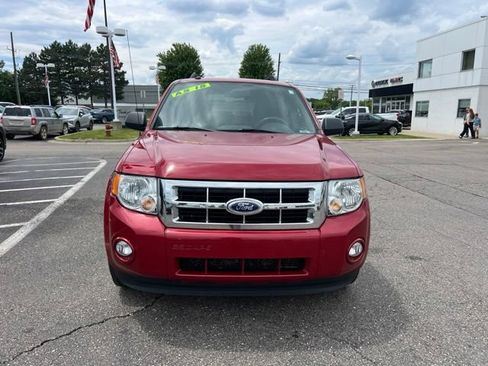 Used 2011 Ford Escape XLT FWD image 2