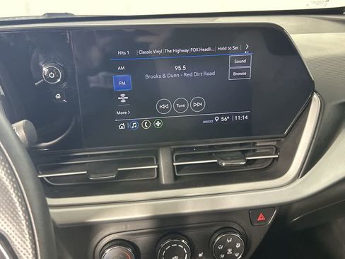 Used 2024 Chevrolet Trax LS w/ LS Convenience Package FWD image 16