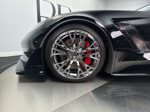 Used 2018 Chevrolet Corvette Z06 RWD image 4
