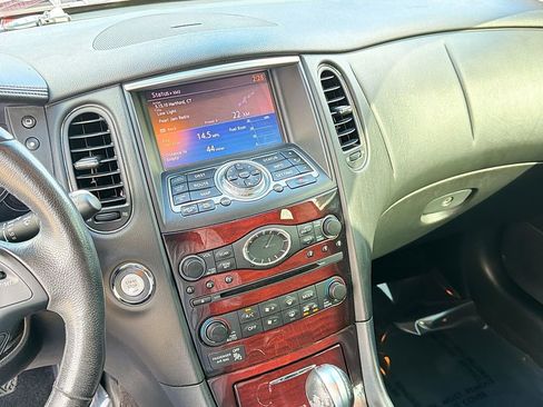 Used 2017 INFINITI QX50 Base w/ Deluxe Touring Package image 28