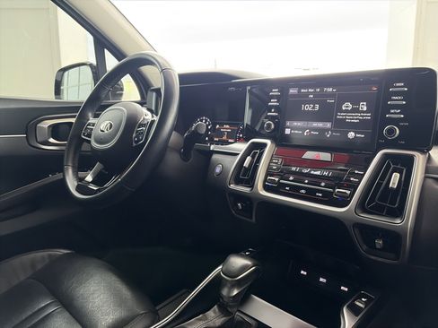Used 2021 Kia Sorento S w/ Panoramic Sunroof Package image 22