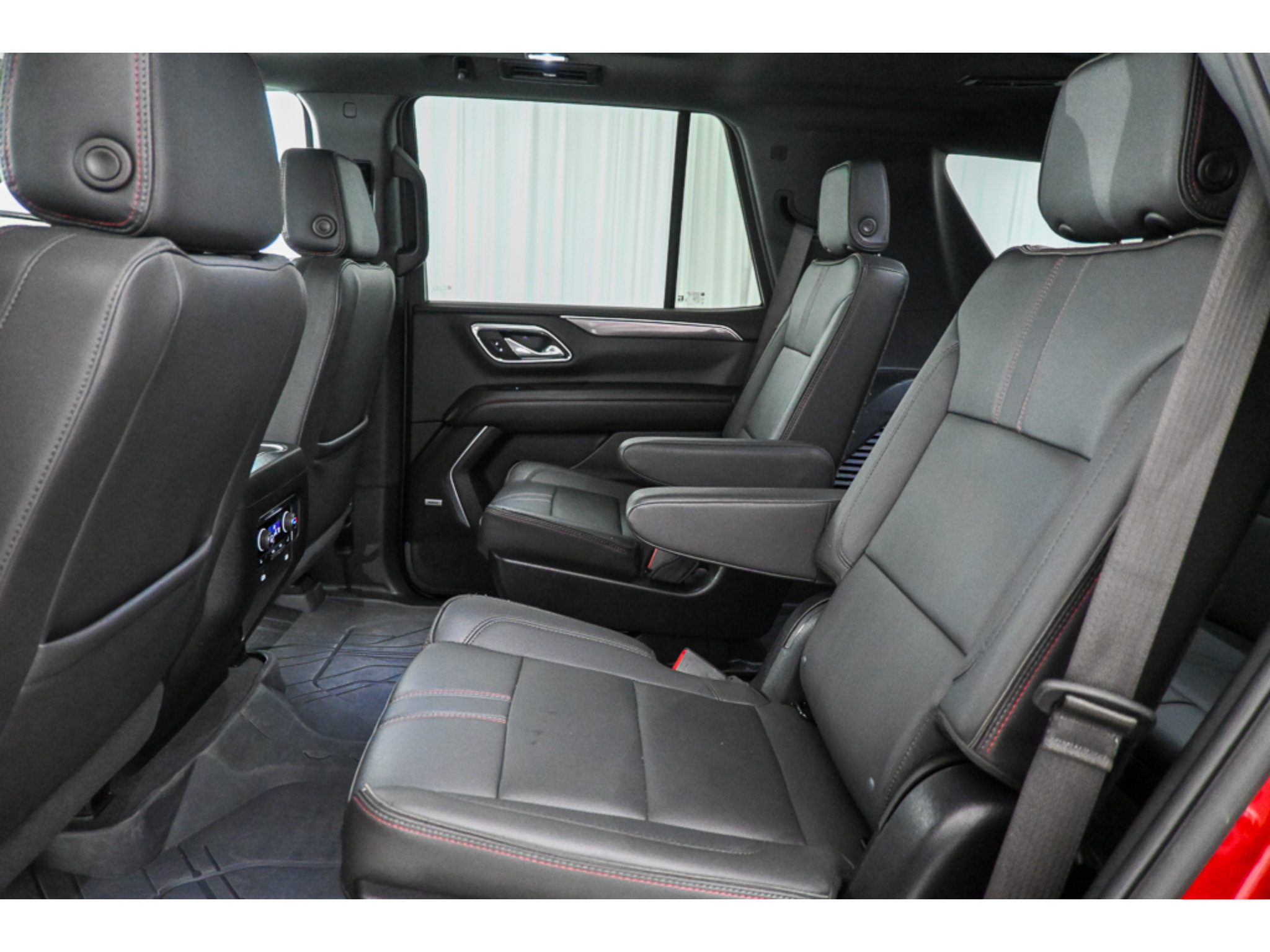 Used 2024 Chevrolet Tahoe RST w/ Luxury Package AWD/4WD image 21