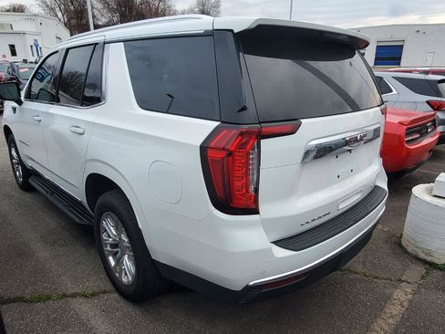Used 2021 GMC Yukon SLT w/ SLT Premium Package image 9