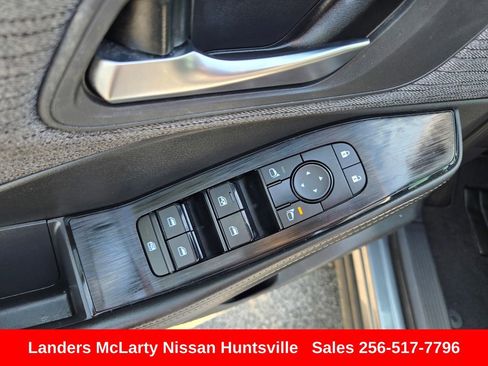 Used 2023 Nissan Rogue SV image 20