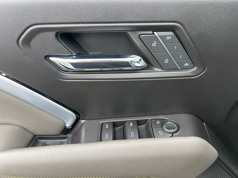 Used 2023 Chevrolet Colorado ZR2 w/ ZR2 Convenience Package III AWD/4WD image 19