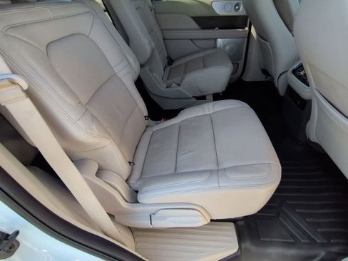 Used 2021 Lincoln Navigator Reserve w/ Luxury Package image 21