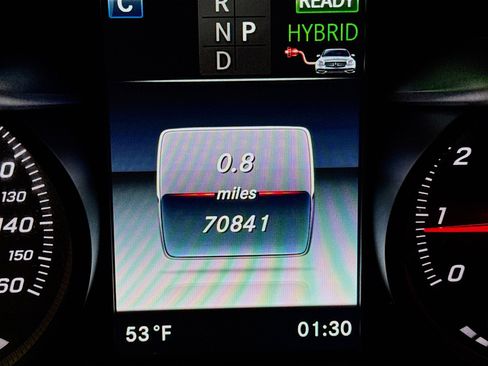 Used 2019 Mercedes-Benz GLC 350e 4MATIC image 8