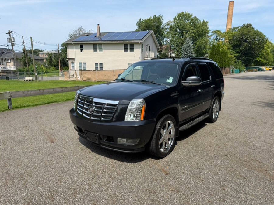 Used 2011 Cadillac Escalade Luxury AWD/4WD image 2