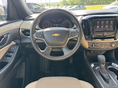 Used 2022 Chevrolet Traverse LS FWD image 24