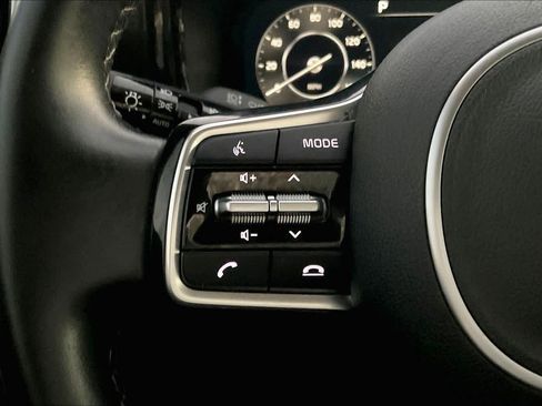 Certified 2023 Kia Sorento SX image 22