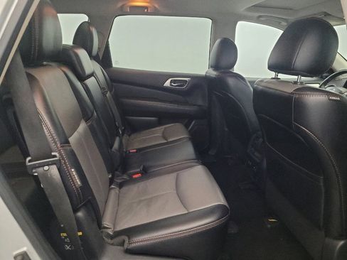 Used 2020 Nissan Pathfinder SL AWD/4WD image 19