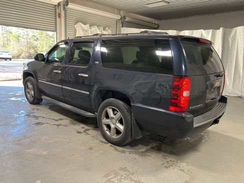 Used 2013 Chevrolet Suburban LTZ image 3