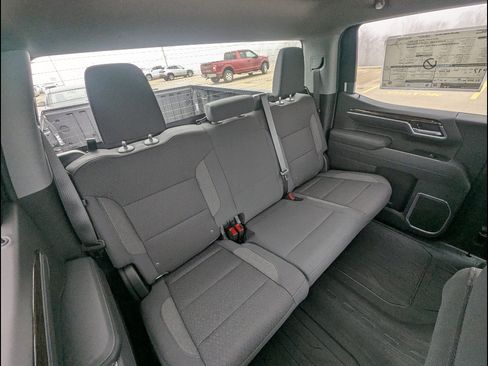 New 2026 GMC Sierra 1500 SLE w/ X31 Off-Road Package AWD/4WD image 17