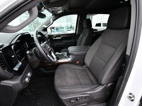 Used 2025 GMC Sierra 1500 Elevation image 27