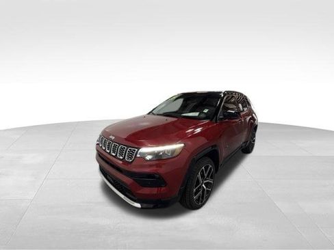 Certified 2025 Jeep Compass Limited w/ Elite Group AWD/4WD image 3