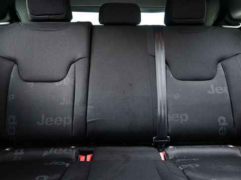 Used 2017 Jeep Renegade Latitude w/ Cold Weather Group AWD/4WD image 15