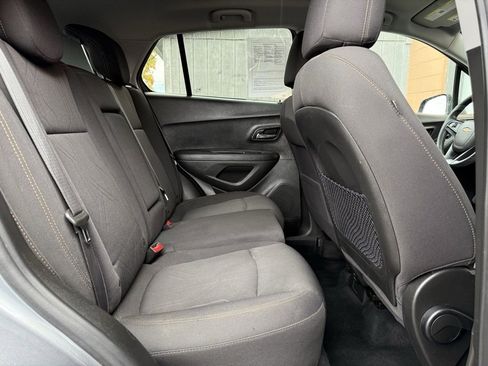 Used 2020 Chevrolet Trax LT image 18