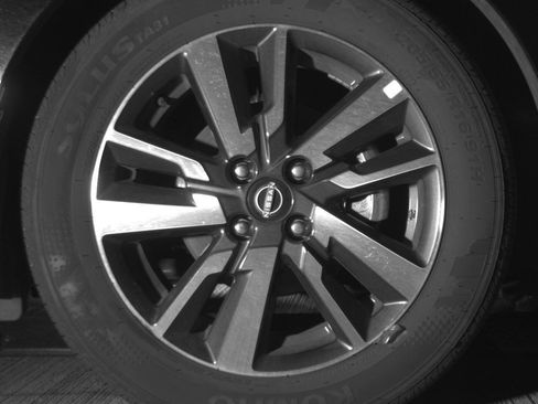 Used 2025 Nissan Versa SV FWD image 16